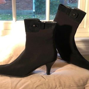Worn 1x—too many boots